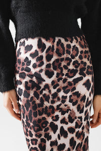 Saia midi com estampado de leopardo