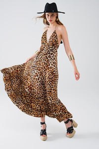 vestido boho maxi com estampado de leopardo e costas abertas