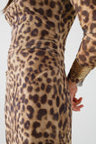 vestido midi de manga comprida com estampado de leopardo